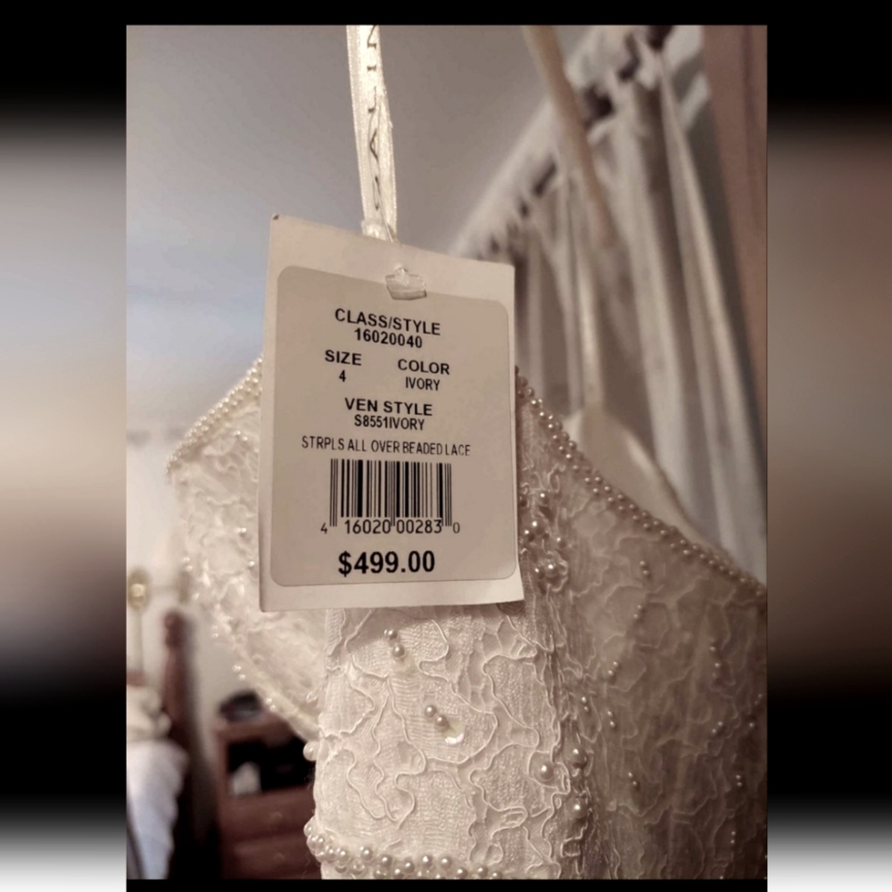 Wedding Dress "Brand New" with tags